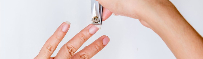 Cut fingernails by hand