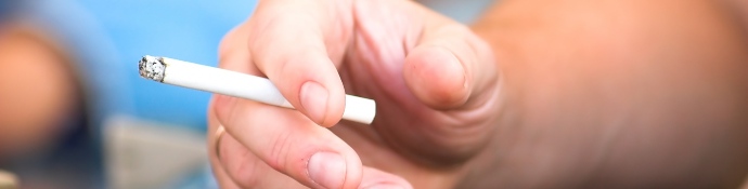 Photo hand with cigarette smoking